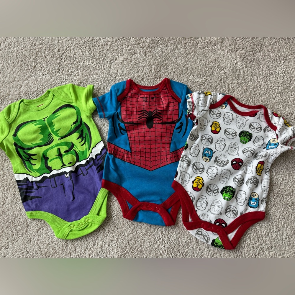 Marvel baby boy onesie 0-3m / NEW bundles